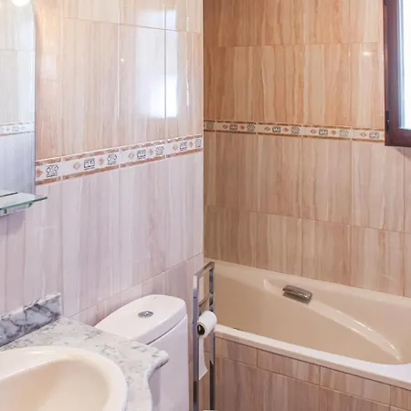 Holiday home Awesome In Tosal With Jacuzzi